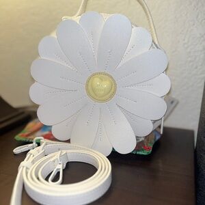 Betsey Johnson CO Petal Kitsch CrossBody Purse Daisy Bloom Wildly Original